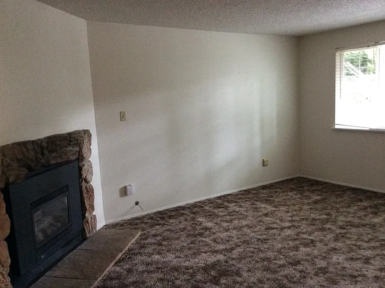 2625 Maccubbin Ln SE #B — Photo 5