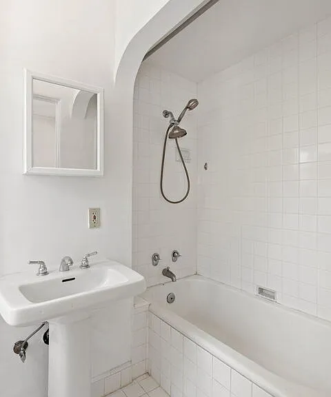 436 S Rexford Dr — Photo 12