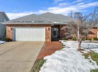 395 S Yellowwood Dr, Springfield, MO 65809
