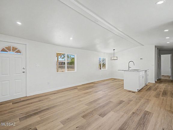 3rd image of 13501 N Warfield Cir