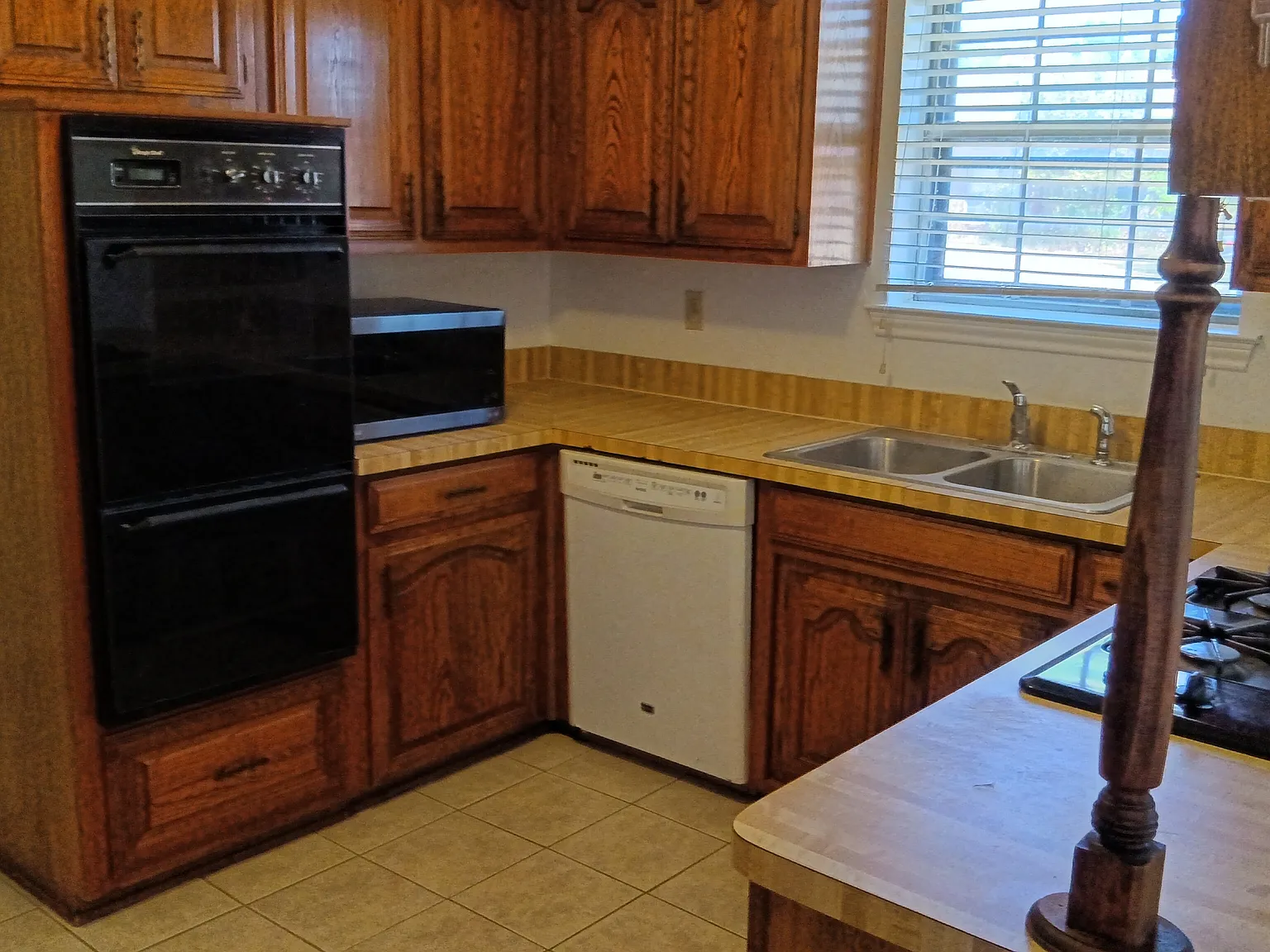 3 bed, 1753 sqft, $2,200 — Photo 3