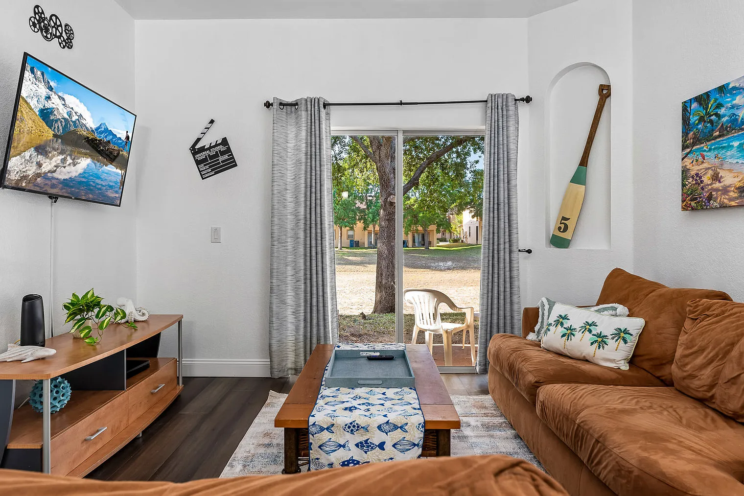 4 bed, 3.0 bath, 1851 sqft, $5,214 — Photo 2