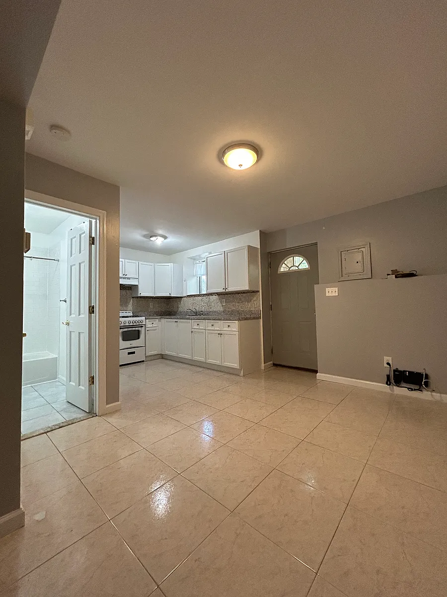 Building Photo - 364 Simonson Ave #1A