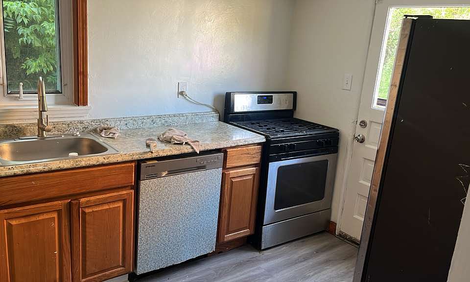 1st image of 305 Jacob Dr