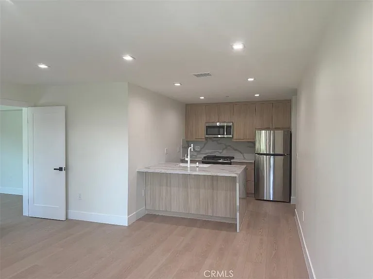 2846 Fairmount — Photo 9