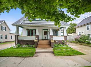 1139 S 17th St, Manitowoc, WI 54220