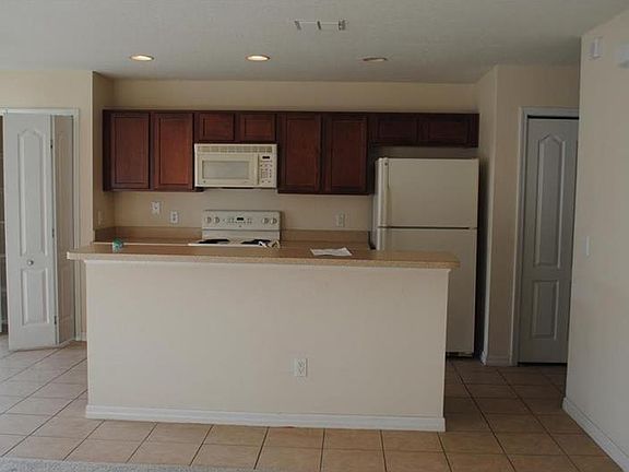 4th image of 1827 Portcastle Cir