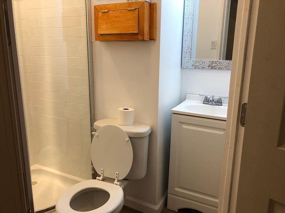 1st image of 2254 N Howard St Floor 2