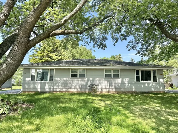 917-919 Meadowview Dr, Menasha, WI 54952