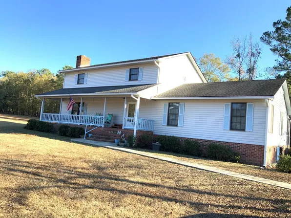 1062 Periwinkle St, Summerton, SC 29148