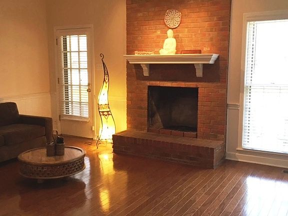 3rd image of 7326 Bellville Dr