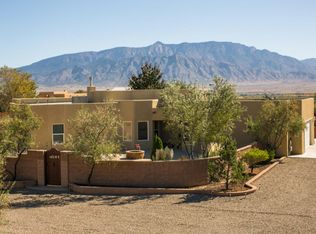 820 Saratoga Dr NE, Rio Rancho, NM 87144