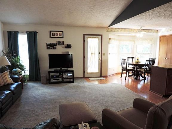 5th image of 1941 Queens Meadow Ln