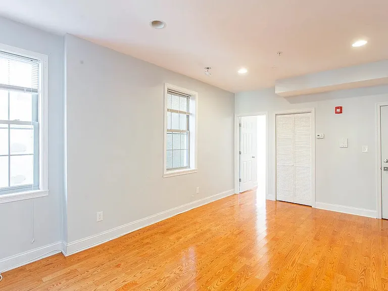 2534 Amber St — Photo 11