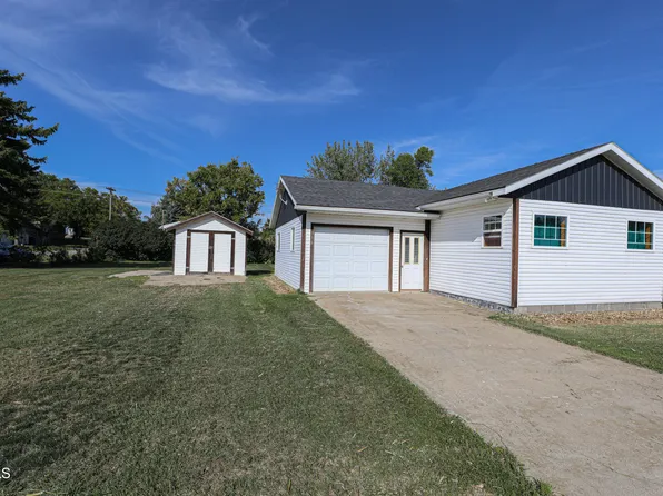 316 Main St, Wing, ND 58494