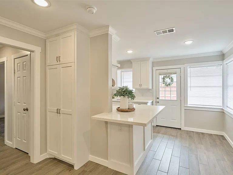 309 S Magnolia St — Photo 10