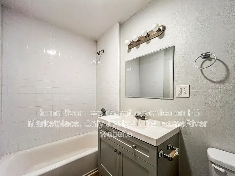 4523 Dolphin Dr — Photo 13