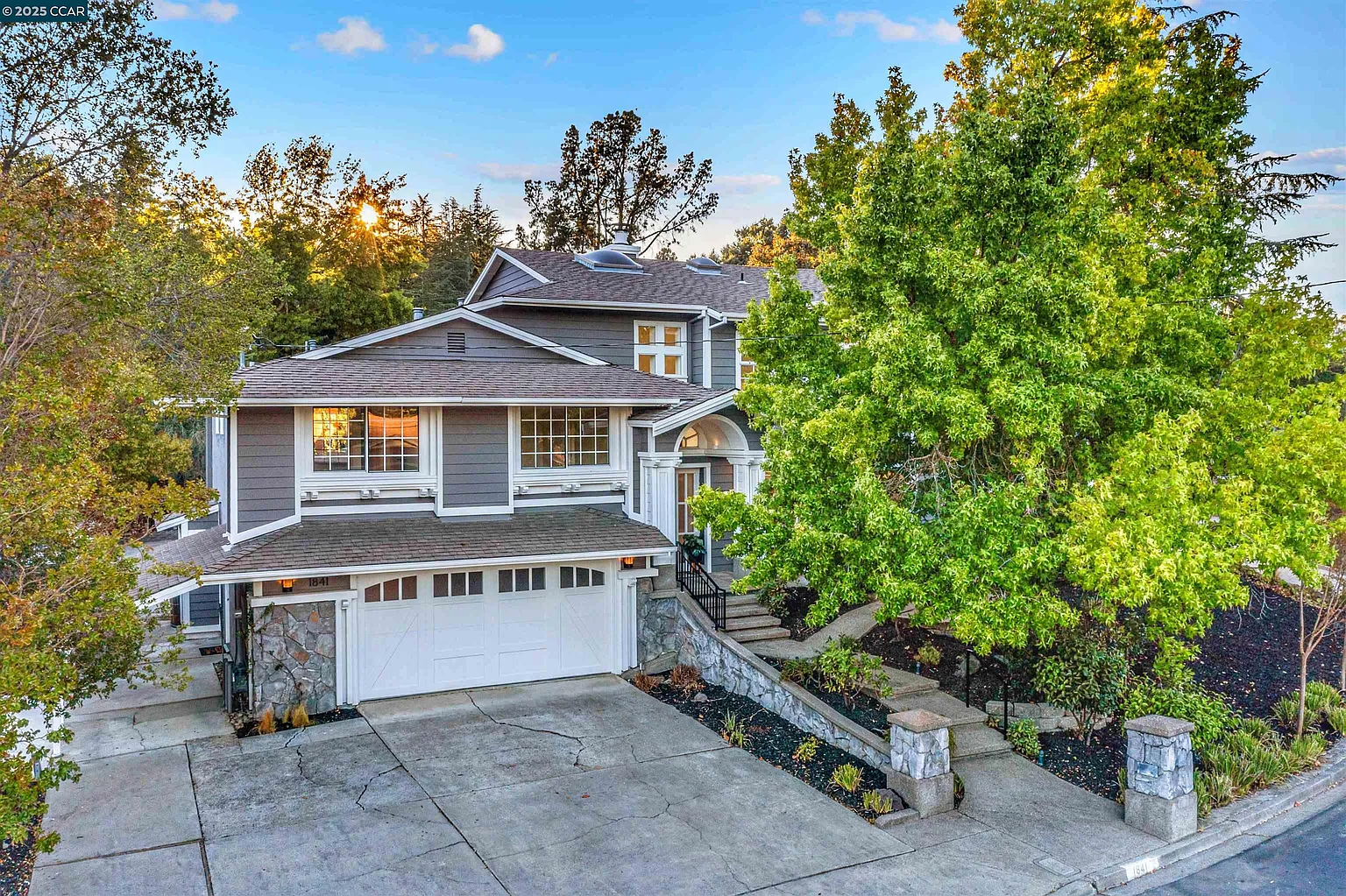 1841 Del Rey St photo 1