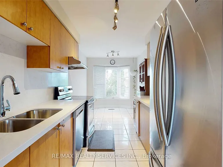 44 Elmstead Ct — Photo 10