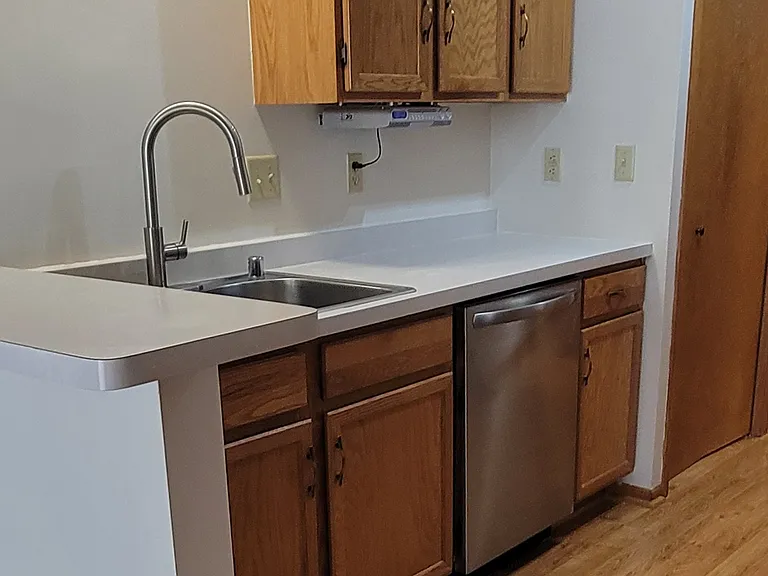 1055 S Fillmore Cir NE — Photo 8