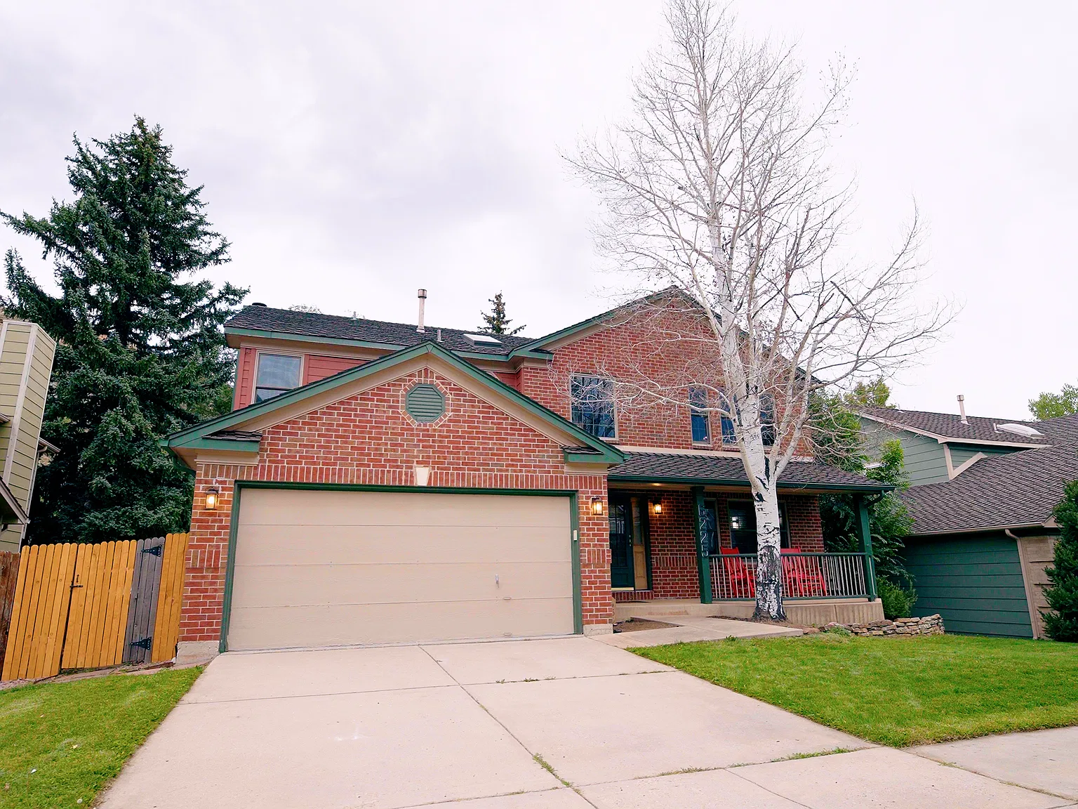 4 bed, 3734 sqft, $4,700 — Photo 2