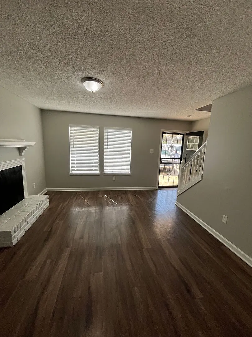 A Cozy Duplex — Photo 4