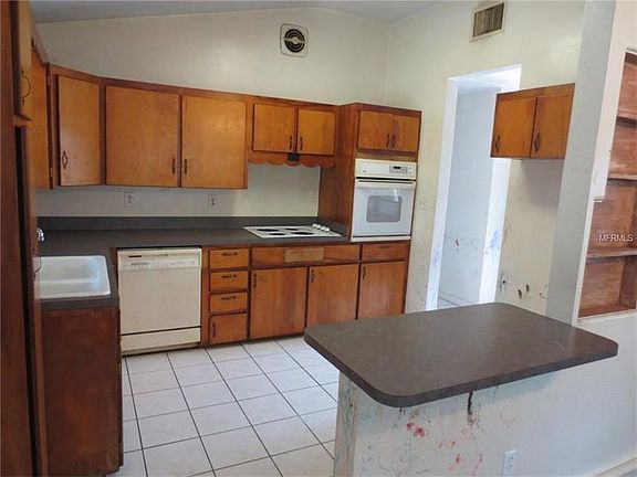 3rd image of 5000 Lakewood Dr