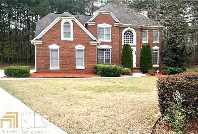 2nd image of 615 Stonebriar Way SW