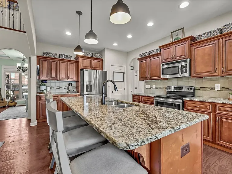 425 Carson Bailey Ct — Photo 12