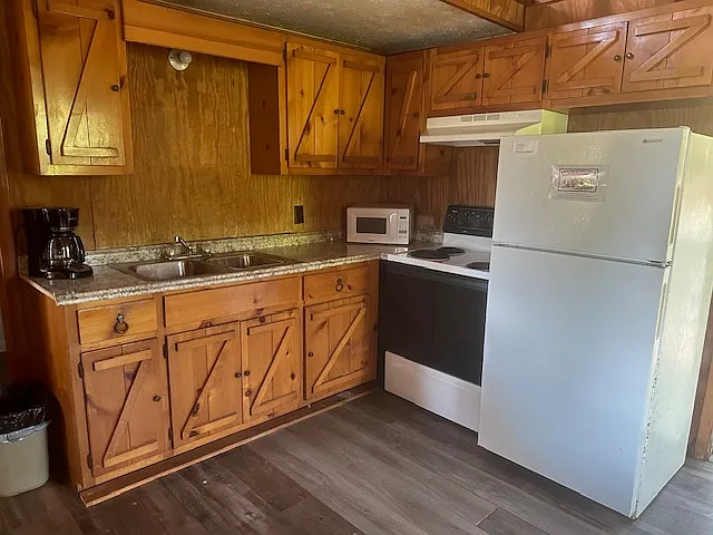 12829 Gainesville Hwy #5 — Photo 4