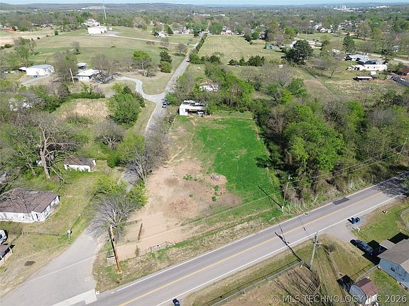 2nd image of W Pine Ave