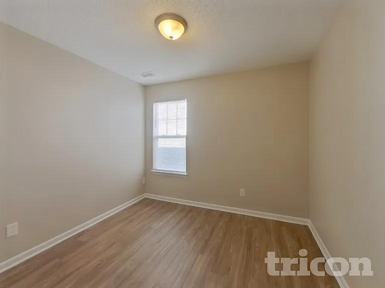 340 Peachtree Rd — Photo 13
