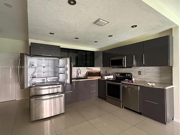 5725 Tuscany Way — Photo 7