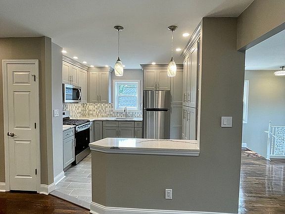 3rd image of 84-61 126th St #3