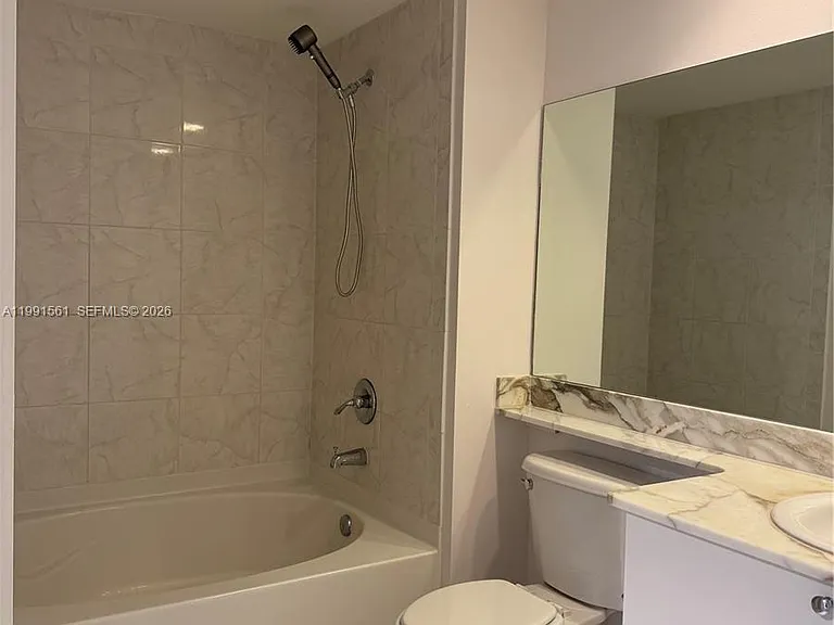 18800 NE 29th Ave #822 — Photo 7
