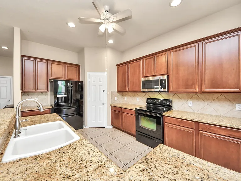 945 Autumn Brook St — Photo 12