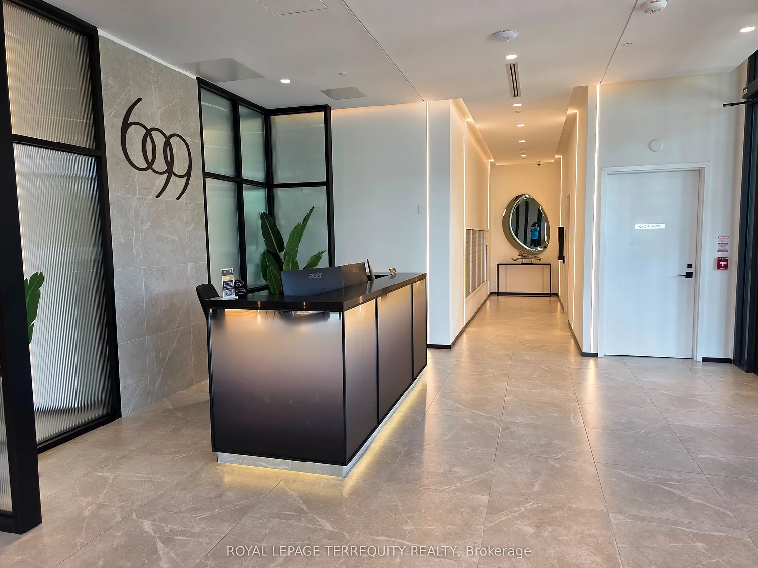 Six99 Condos — Photo 4