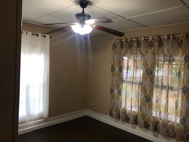 1052 W Jones St — Photo 12