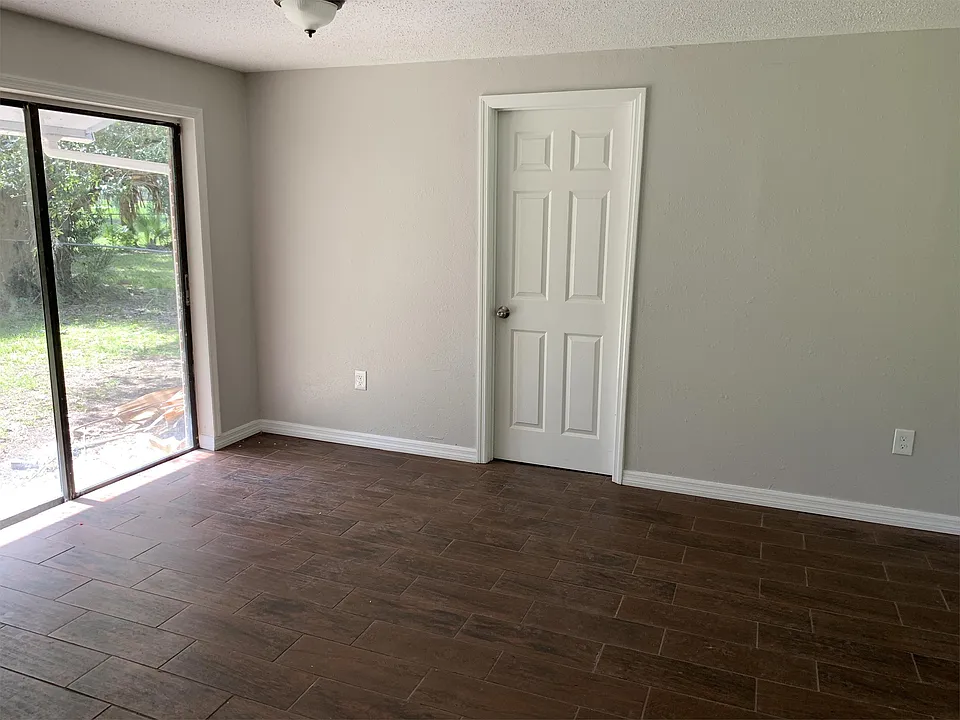 709 S Adelle Ave