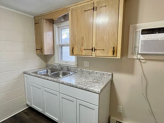 4th image of 320 E Cherry St APT 6