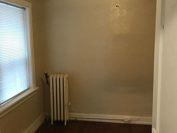 4th image of 109 E 40th St APT 309