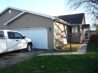 109 N McAree Rd, Waukegan, IL 60085