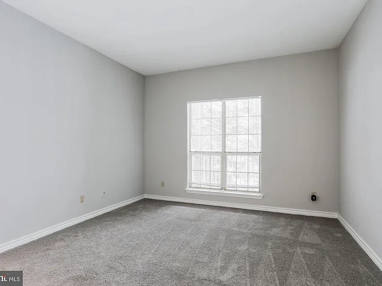 3918 Penderview Dr — Photo 13