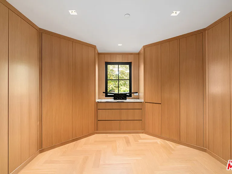 719 San Lorenzo St — Photo 10