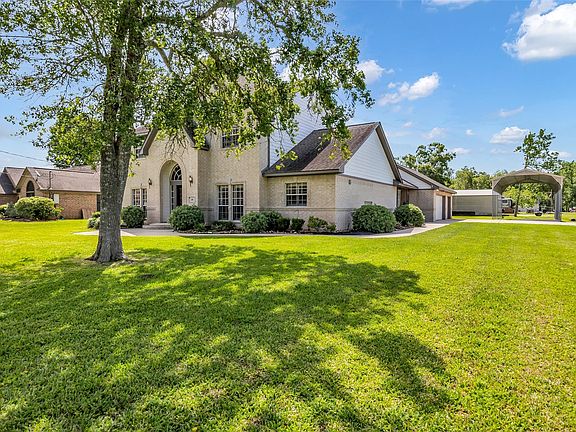 2nd image of 210 River Oaks Dr