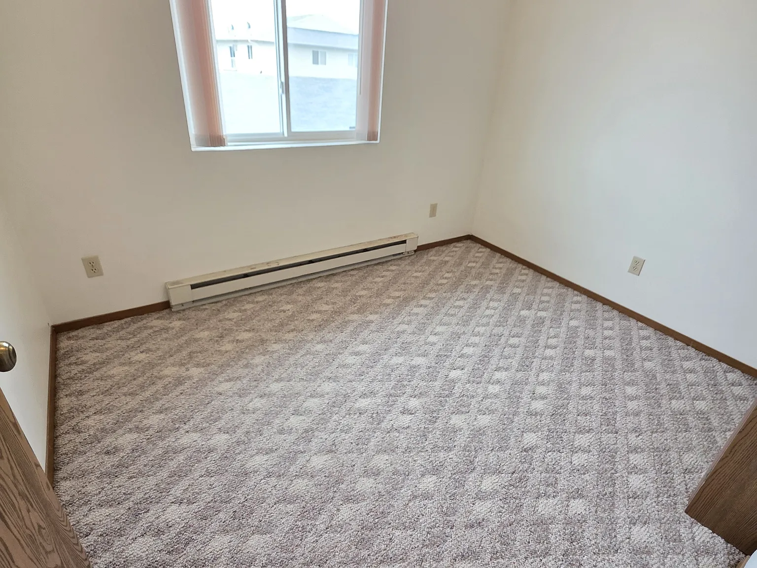 2 bed, 725 sqft, $995 — Photo 4