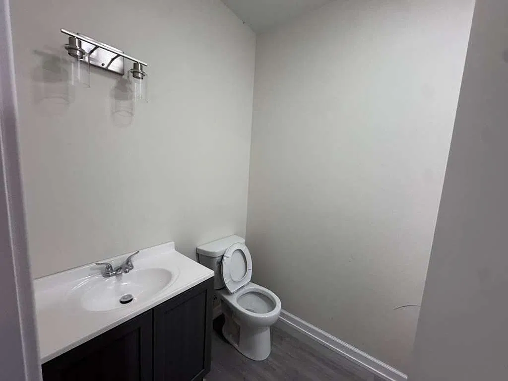 3 bed, $1,700 — Photo 3