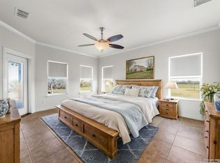 203 Colette Ln, Marion, TX 78124