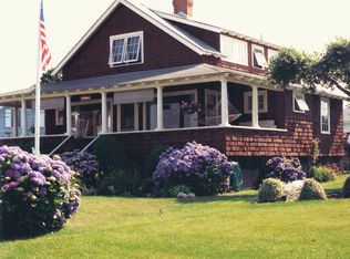 240 W Shore Ave, Groton, CT 06340