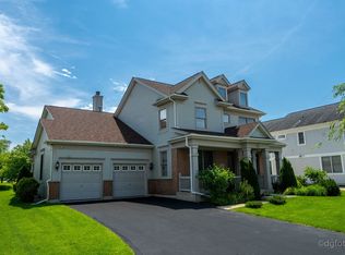 3850 Linneman St, Glenview, IL 60025